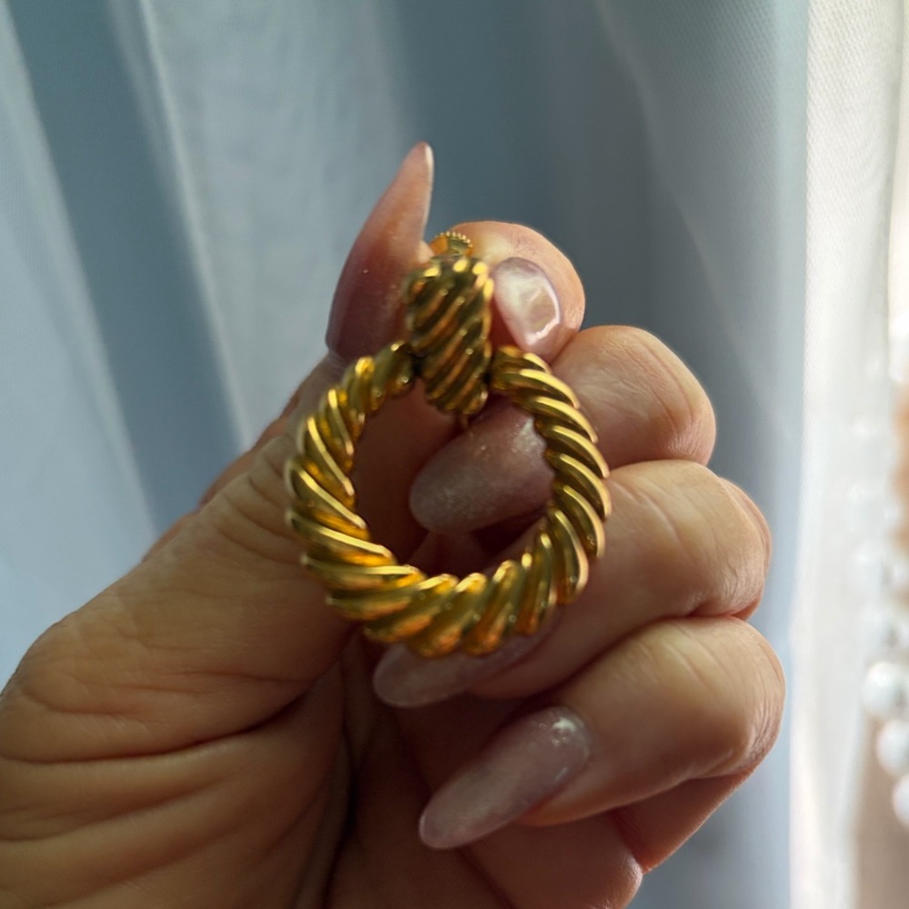 Vintage Napier Twisted Rope Hoop Earrings - Gold tone Twist back - Picture 2 of 7